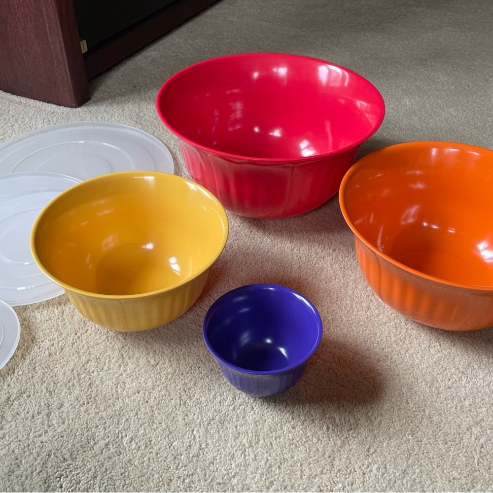 Melamine Nesting Bowls with lids